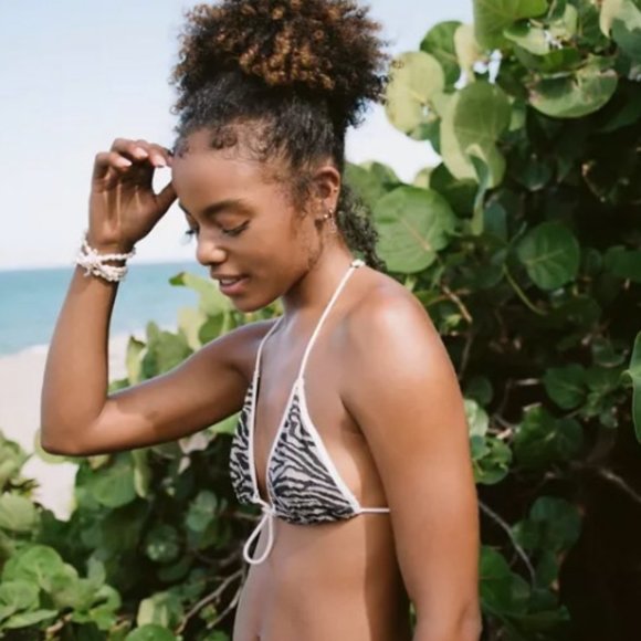 OUT FROM UNDER BIKINI TOP - Picture 3 of 6